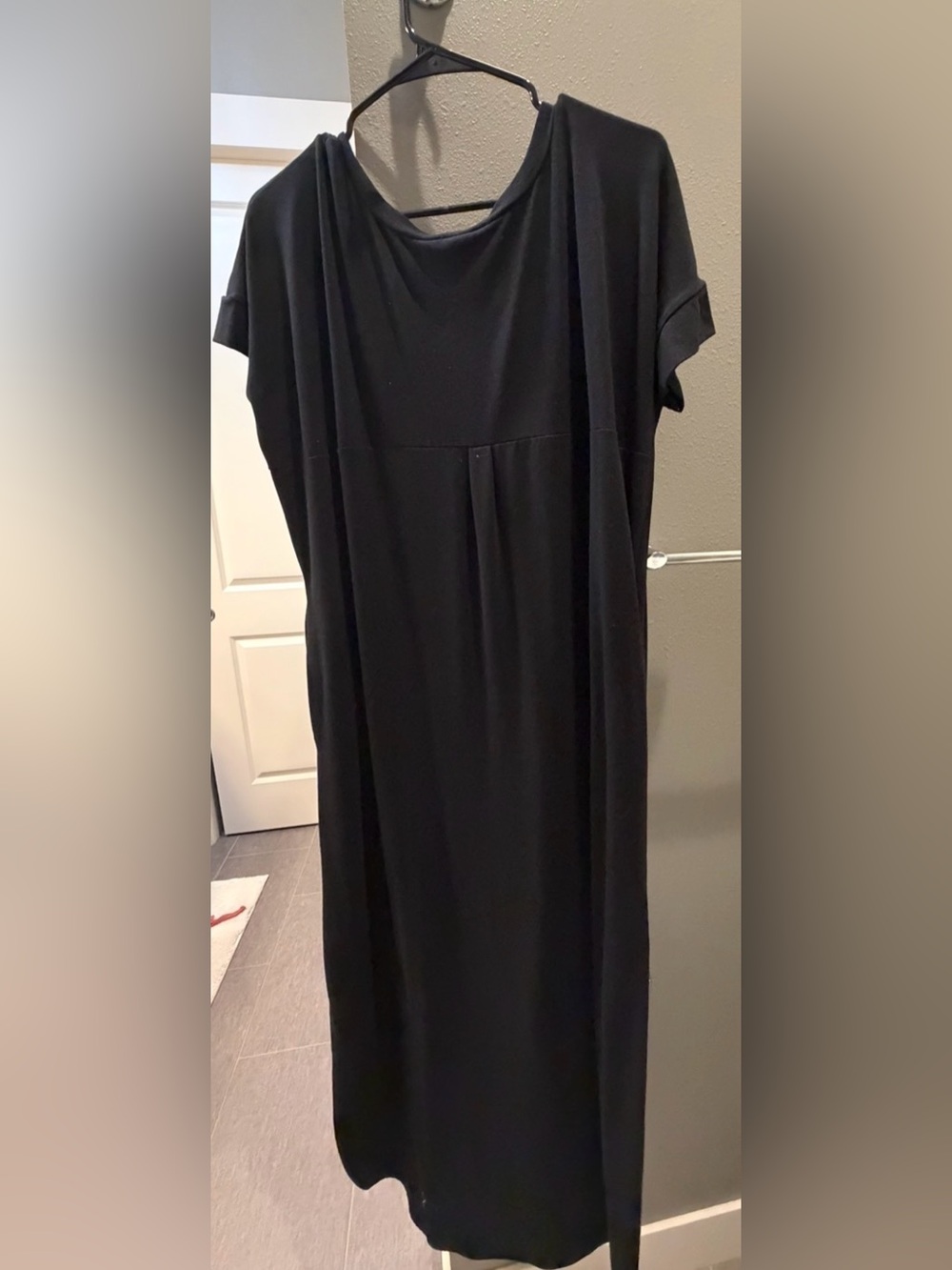 Zenana Outfitters Black Maxi Dress with Relaxed Fit